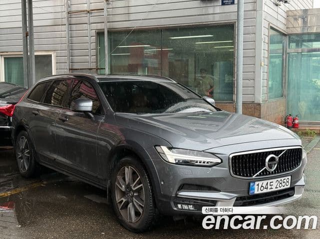 Volvo V90 Cross Country 2020 — Şəkil 14/17
