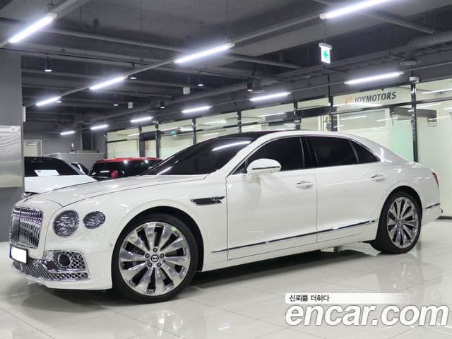 Bentley Flying Spur 2021 — ფოტო 6/18