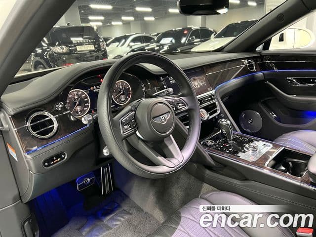 Bentley Flying Spur 2021 — ფოტო 4/18
