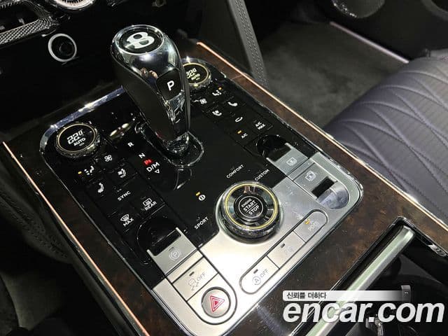 Bentley Flying Spur 2021 — ფოტო 7/18