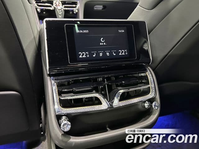 Bentley Flying Spur 2021 — ფოტო 11/18