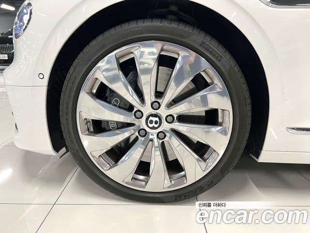 Bentley Flying Spur 2021 — ფოტო 10/18