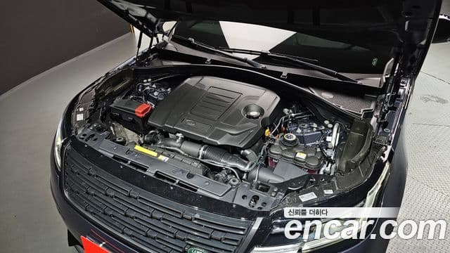 Land Rover Range Rover Velar 2026 — Фото 6/20