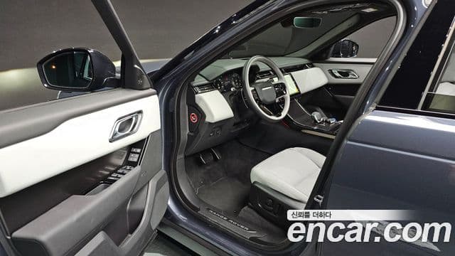 Land Rover Range Rover Velar 2026 — Фото 10/20