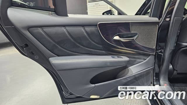 Lexus LS500 2018 — Şəkil 16/30