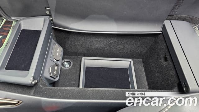 Lexus LS500 2018 — Şəkil 21/30