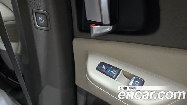 Kia Carnival 2025 — Şəkil 31/33