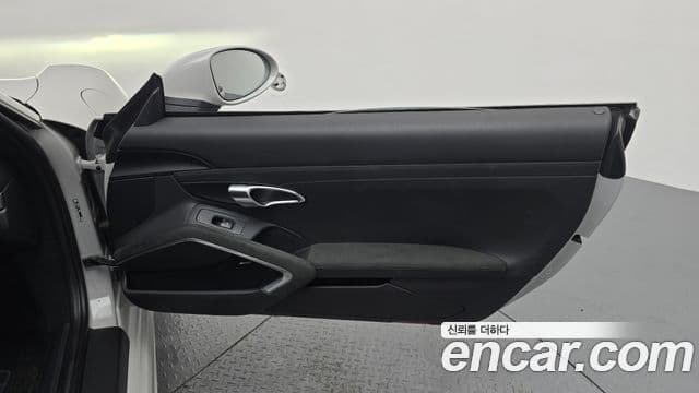 Porsche 718 Cayman 2023 — Photo 29/34