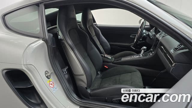 Porsche 718 Cayman 2023 — Photo 19/34