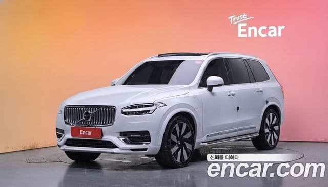 Volvo XC90 2024 — Фото 1/20