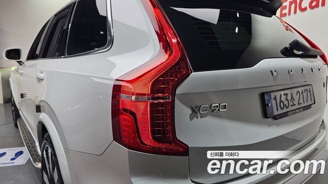 Volvo XC90 2024 — Photo 21/30