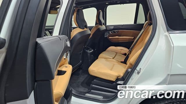 Volvo XC90 2024 — Photo 19/30
