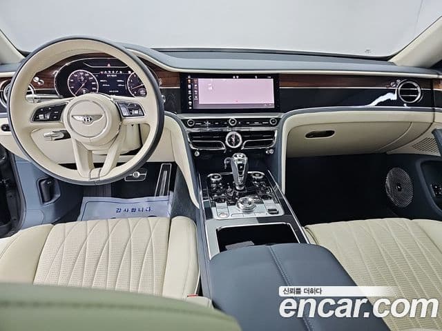 Bentley Flying Spur 2021 — Фото 7/10