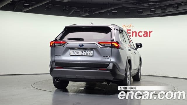 Toyota RAV4 2019 — Фото 4/20