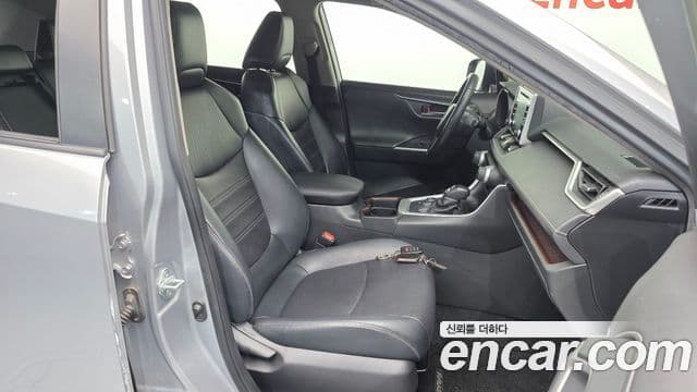 Toyota RAV4 2019 — Фото 11/20