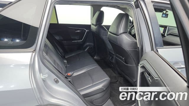 Toyota RAV4 2019 — Фото 12/20