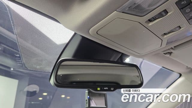 Toyota RAV4 2019 — Фото 18/20
