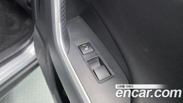Toyota RAV4 2019 — Фото 19/20