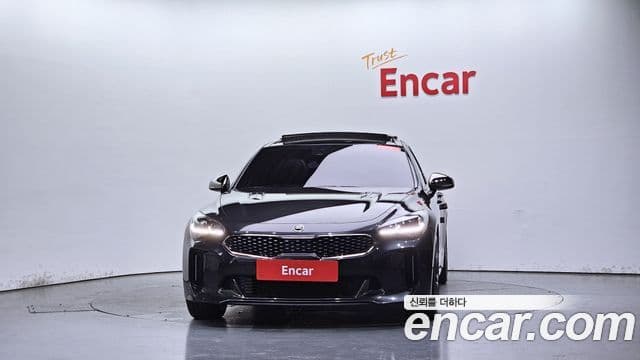 Kia Stinger 2018 — Фото 3/20