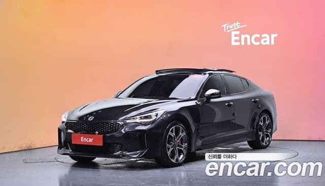 Kia Stinger 2018 — Фото 1/20