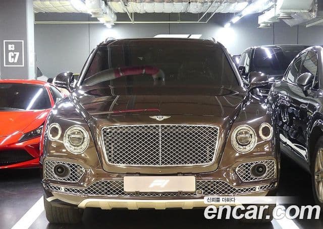 Bentley Bentayga 2018 — ფოტო 5/20