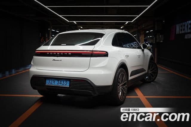 Porsche Macan EV 2025 — Photo 4/11