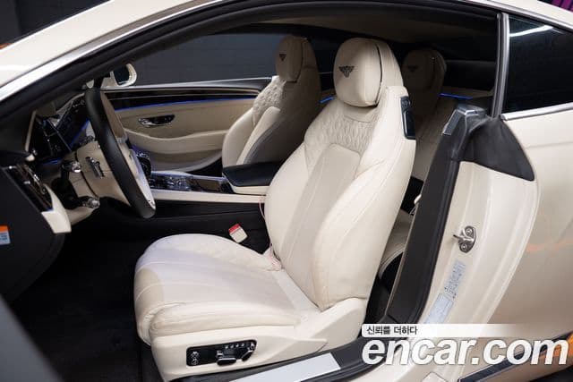 Bentley Continental GT 2020 — Photo 6/10