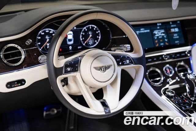 Bentley Continental GT 2020 — Photo 2/10