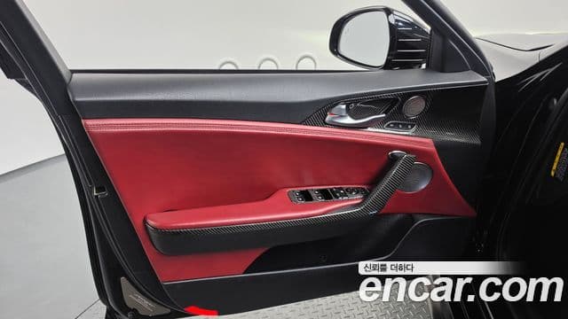 Kia Stinger 2019 — Şəkil 28/40
