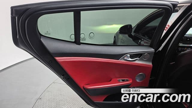 Kia Stinger 2019 — Şəkil 29/40