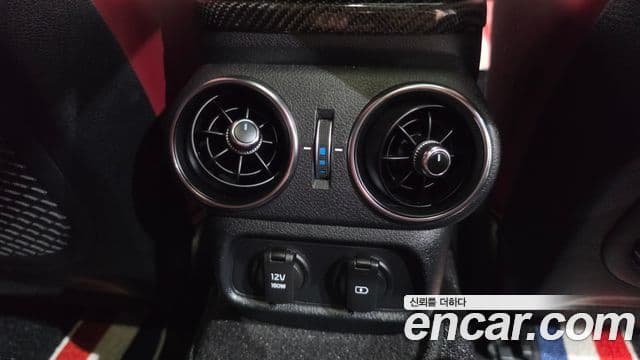 Kia Stinger 2019 — Şəkil 30/40