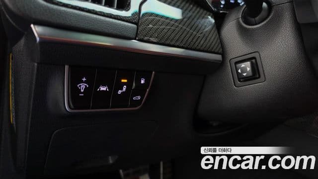 Kia Stinger 2019 — Şəkil 17/40