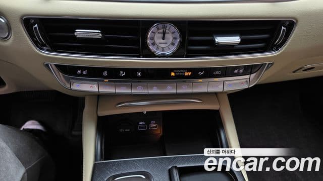 Kia The K9 2022 — Photo 19/34