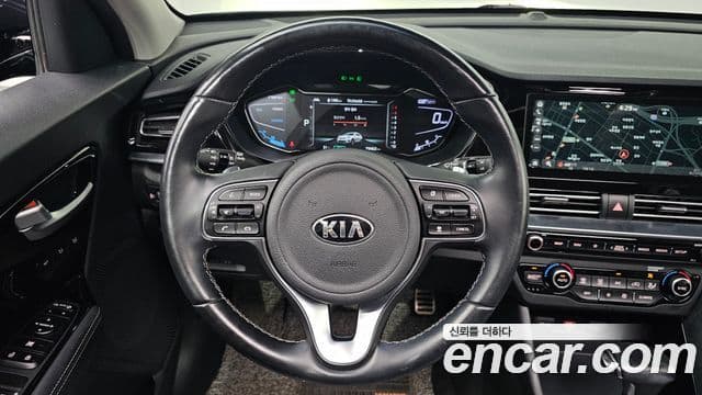 Kia Niro 2019 — Фото 12/20