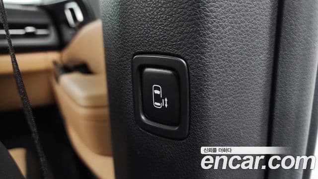 Kia Carnival 2021 — Фото 18/20