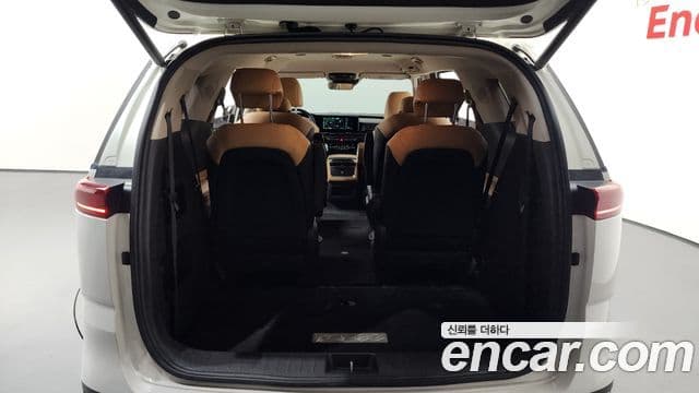 Kia Carnival 2021 — Фото 19/20