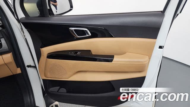 Kia Carnival 2021 — Şəkil 13/36