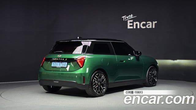 Mini Cooper Electric 2024 — ფოტო 24/34