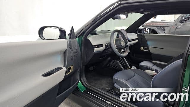 Mini Cooper Electric 2024 — ფოტო 26/34