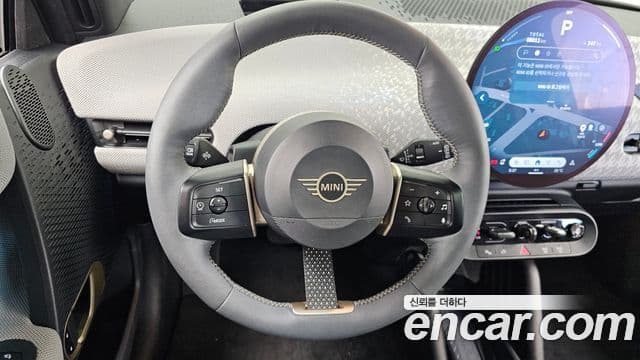Mini Cooper Electric 2024 — ფოტო 32/34
