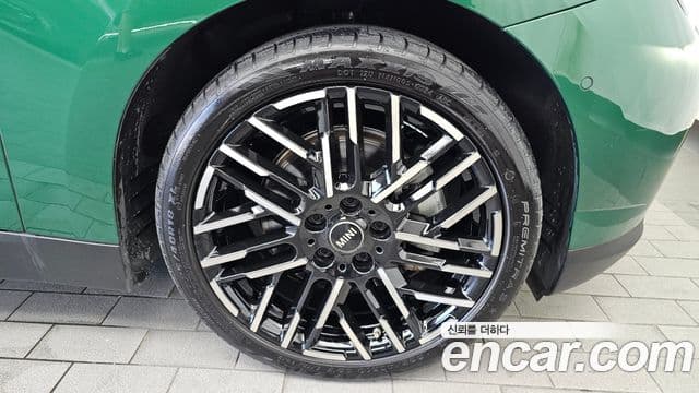 Mini Cooper Electric 2024 — ფოტო 33/34
