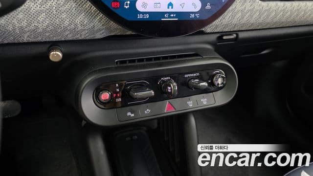 Mini Cooper Electric 2024 — ფოტო 21/33
