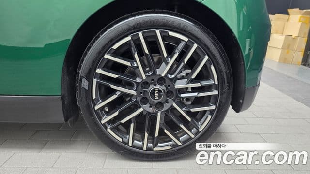 Mini Cooper Electric 2024 — ფოტო 22/33