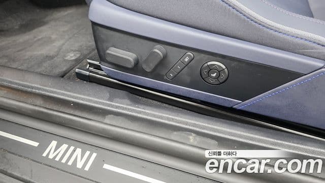 Mini Cooper Electric 2024 — ფოტო 33/33