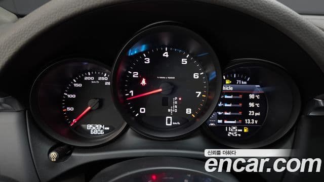 Porsche Macan 2019 — Photo 9/20