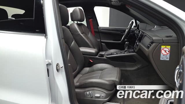 Porsche Macan 2019 — Photo 16/20