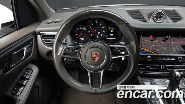 Porsche Macan 2019 — Photo 4/20