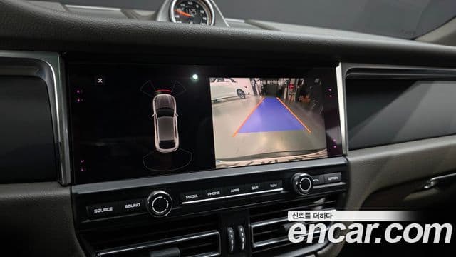 Porsche Macan 2019 — Photo 14/20