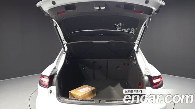 Porsche Macan 2019 — Photo 13/20