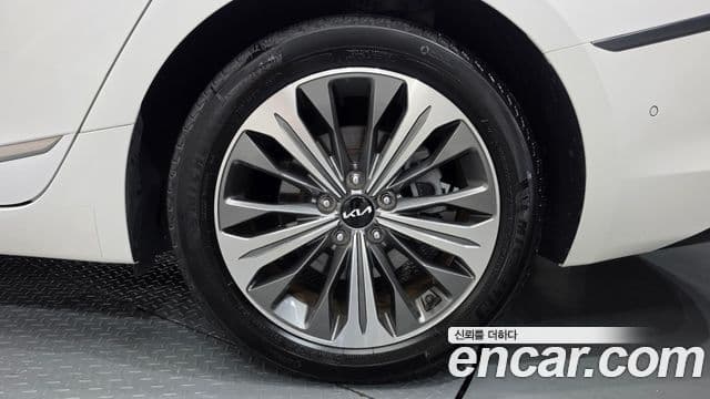 Kia K8 2023 — Şəkil 10/41